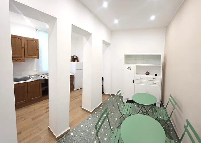 Apartment Happy Days House